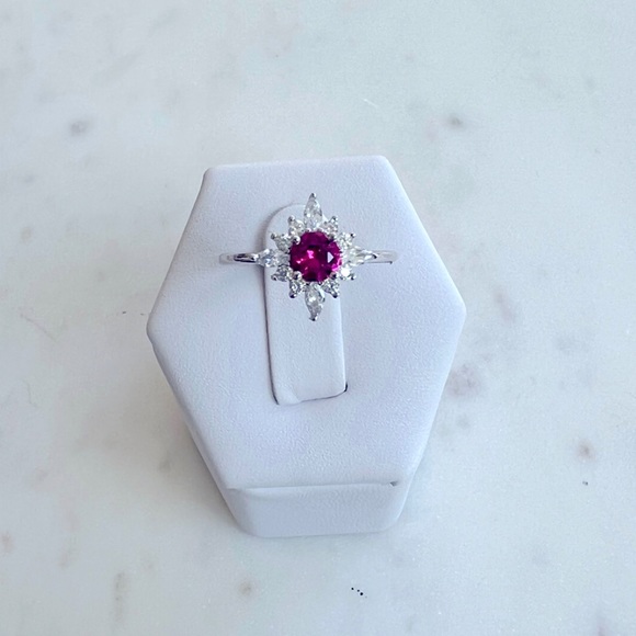 Sale $18 Firm! .925 Sterling Silver Starburst Simulated Ruby Cz Ring - Picture 13 of 15
